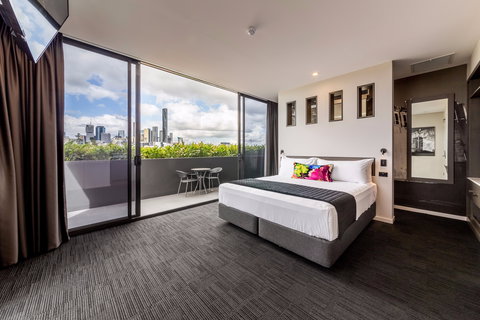 Sage Hotel James Street - Schoolies Week Accommodation 1