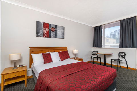 The Robert Towns - Schoolies Week Accommodation 2