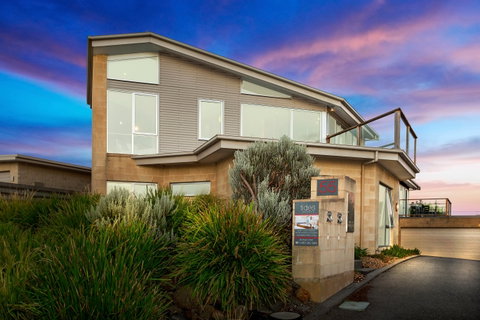 Tides Apartments Port Fairy - Schoolies Week Accommodation 1