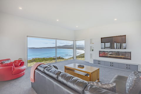 Tranquility Bay Of Fires - Schoolies Week Accommodation 2