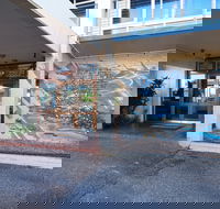 Walkabout Lodge - Schoolies Week Accommodation
