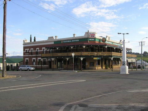Bank Hotel - Schoolies Week Accommodation 0