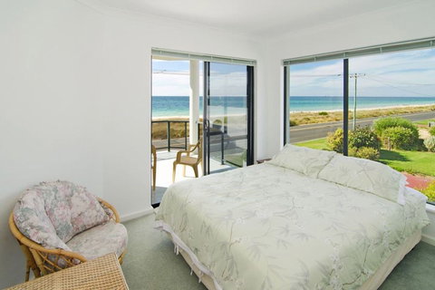 Bayside Beauty - Schoolies Week Accommodation 2
