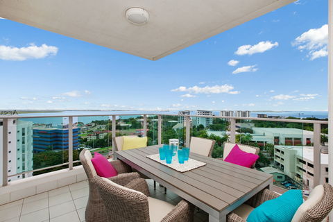 Beachlife Sea Spray Apartment - Schoolies Week Accommodation 0