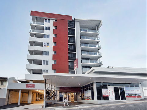 Curtis Central Apartments - Schoolies Week Accommodation 0