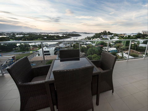 Curtis Central Apartments - Schoolies Week Accommodation 2
