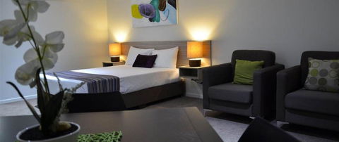 EconoLodge Beachside Motel - Schoolies Week Accommodation 1