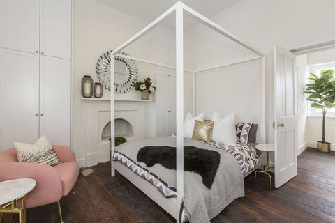 Landmark 1850s Family Fremantle Home - Schoolies Week Accommodation 0