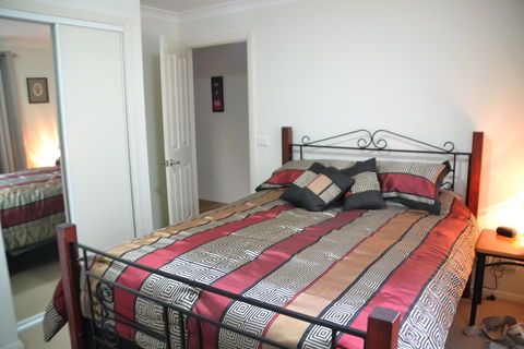 Lazy Days Bed And Breakfast - Schoolies Week Accommodation 1