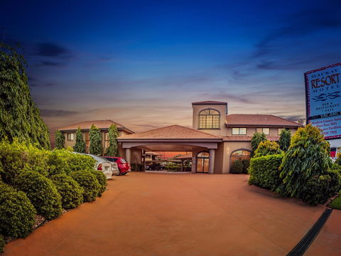 Mackay Resort Motel - Schoolies Week Accommodation 0