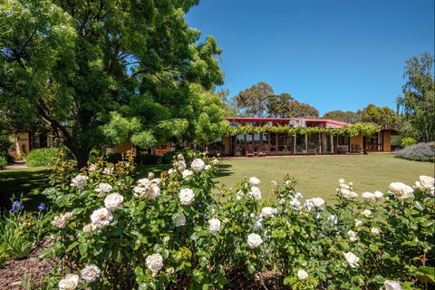 Mulberry Lodge  Country Retreat - Schoolies Week Accommodation 1