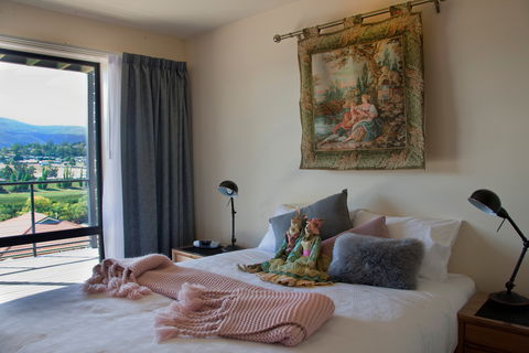 New Norfolk Apartments - Schoolies Week Accommodation 1