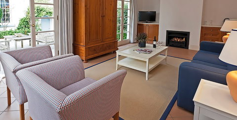 Oscars Waterfront Boutique Hotel - Schoolies Week Accommodation 2