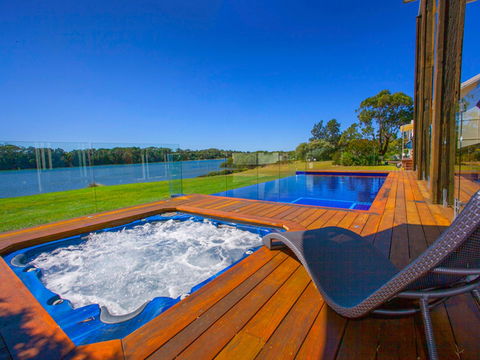 Reflections At Minnamurra - Schoolies Week Accommodation 1