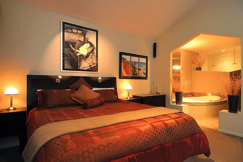 Riverview Rise Retreats - Schoolies Week Accommodation 1
