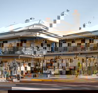 The Family Hotel Maitland - Schoolies Week Accommodation