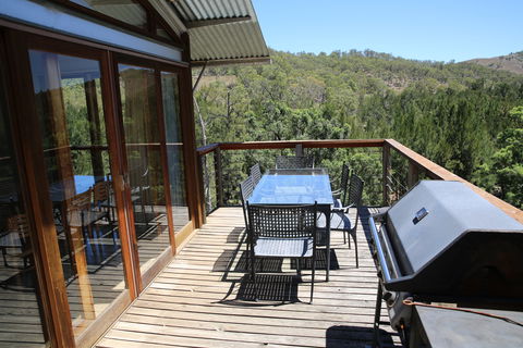 The Eco Lodge - Cox's River Rest - Schoolies Week Accommodation 0
