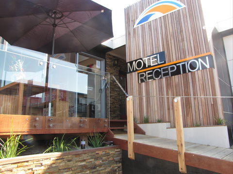 Top Of The Town Motel - Schoolies Week Accommodation 1