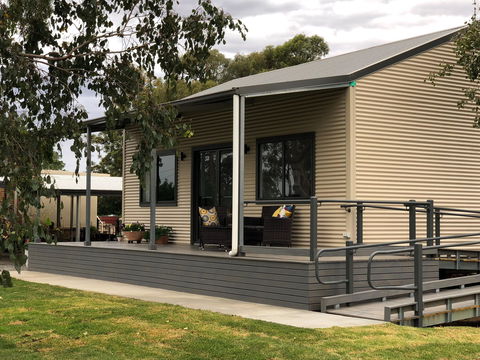 Appleyard Bed And Breakfast - Schoolies Week Accommodation 0