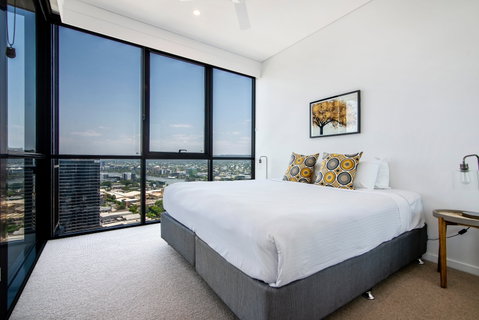 Arise On Hope Street - Schoolies Week Accommodation 1