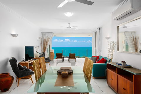 Bellevue At Trinity Beach - Schoolies Week Accommodation 1