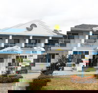Blue and White Lodge - Schoolies Week Accommodation