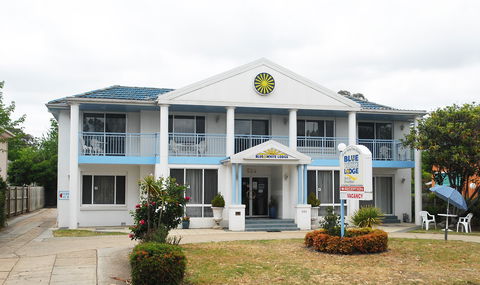 Blue And White Lodge - Schoolies Week Accommodation 0
