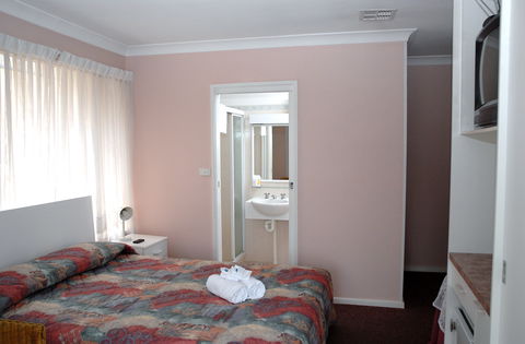 Blue And White Lodge - Schoolies Week Accommodation 1