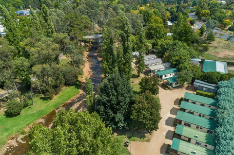 Bright Riverside Holiday Park - Schoolies Week Accommodation 0
