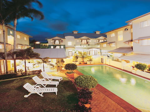 Cairns Queens Court - Schoolies Week Accommodation 2