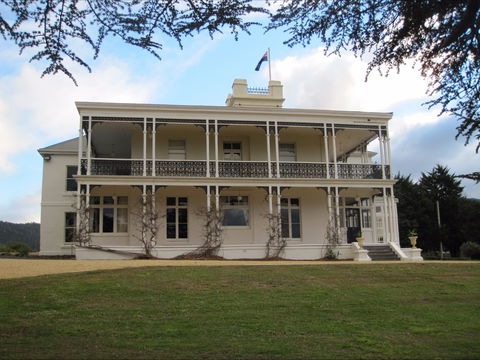 Claremont House - Schoolies Week Accommodation 2