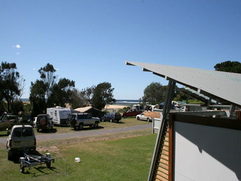 Congo Campground - Schoolies Week Accommodation 2