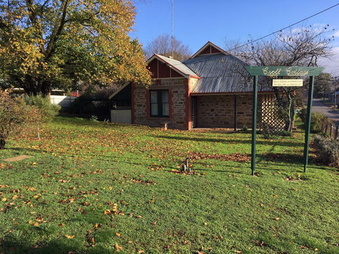 Croll Cottage - Schoolies Week Accommodation 0