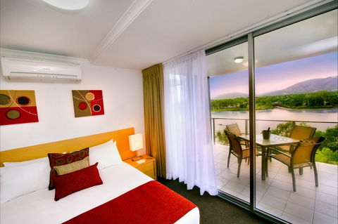 Edge Apartment Hotel - Schoolies Week Accommodation 2