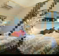 Glenella Guesthouse - Schoolies Week Accommodation