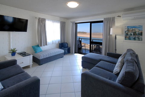 Marcel Towers Holiday Apartments - Schoolies Week Accommodation 1