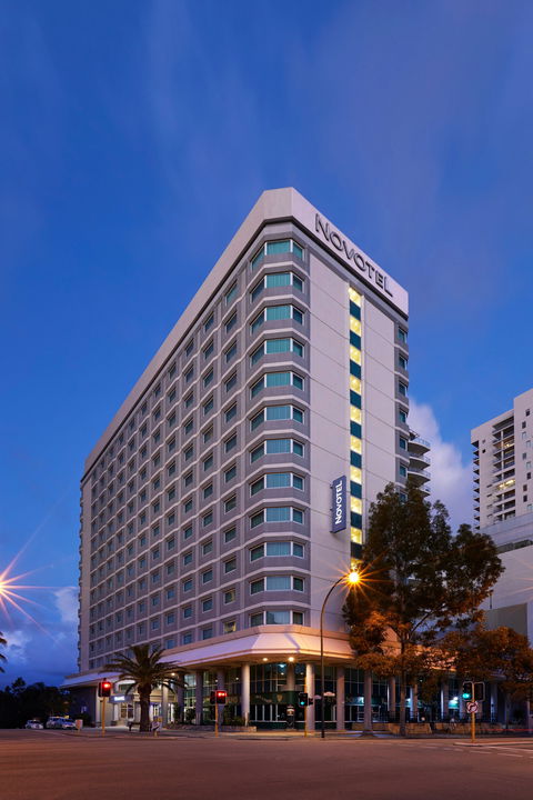 Novotel Perth Langley - Schoolies Week Accommodation 0