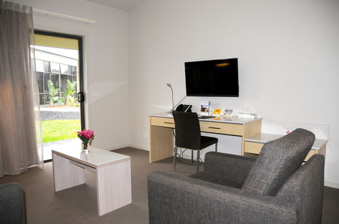 Quality Suites Seasons 5 Resort - Schoolies Week Accommodation 1