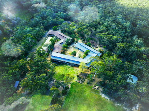 Sinofield EDU-Retreat - Schoolies Week Accommodation 0