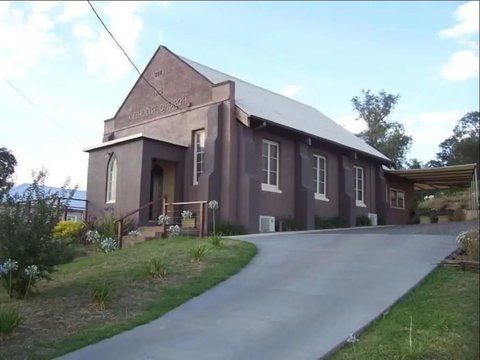 The Church House B And B - Schoolies Week Accommodation 2