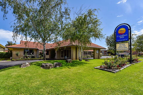 The Henty - Schoolies Week Accommodation 0