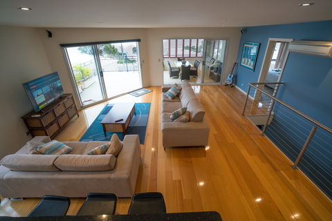 Villa Jasper Bay Of Fires - Schoolies Week Accommodation 1