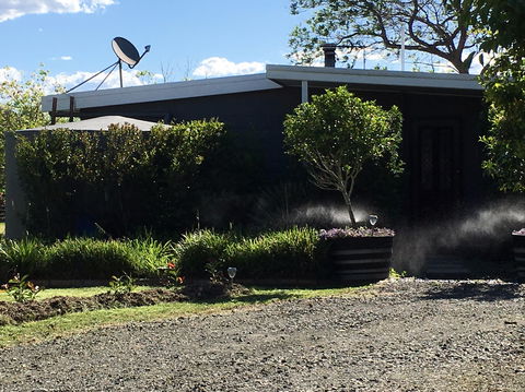 Wilderness Grove Estate - The Cottage - Schoolies Week Accommodation 0