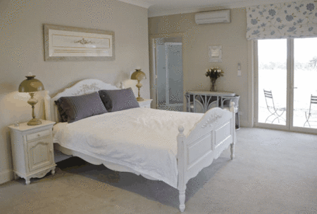 Myan Breezes Guesthouse - Schoolies Week Accommodation