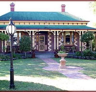 Tara House Bed and Breakfast - Schoolies Week Accommodation