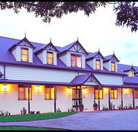 Melba Lodge - Schoolies Week Accommodation