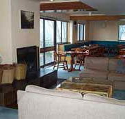 Trackers Mountain Lodge - Schoolies Week Accommodation