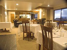 Trackers Mountain Lodge - Schoolies Week Accommodation 3