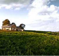 Hut on the Hill Heathcote - Schoolies Week Accommodation