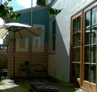 Luscombe Lodge B and B - Schoolies Week Accommodation